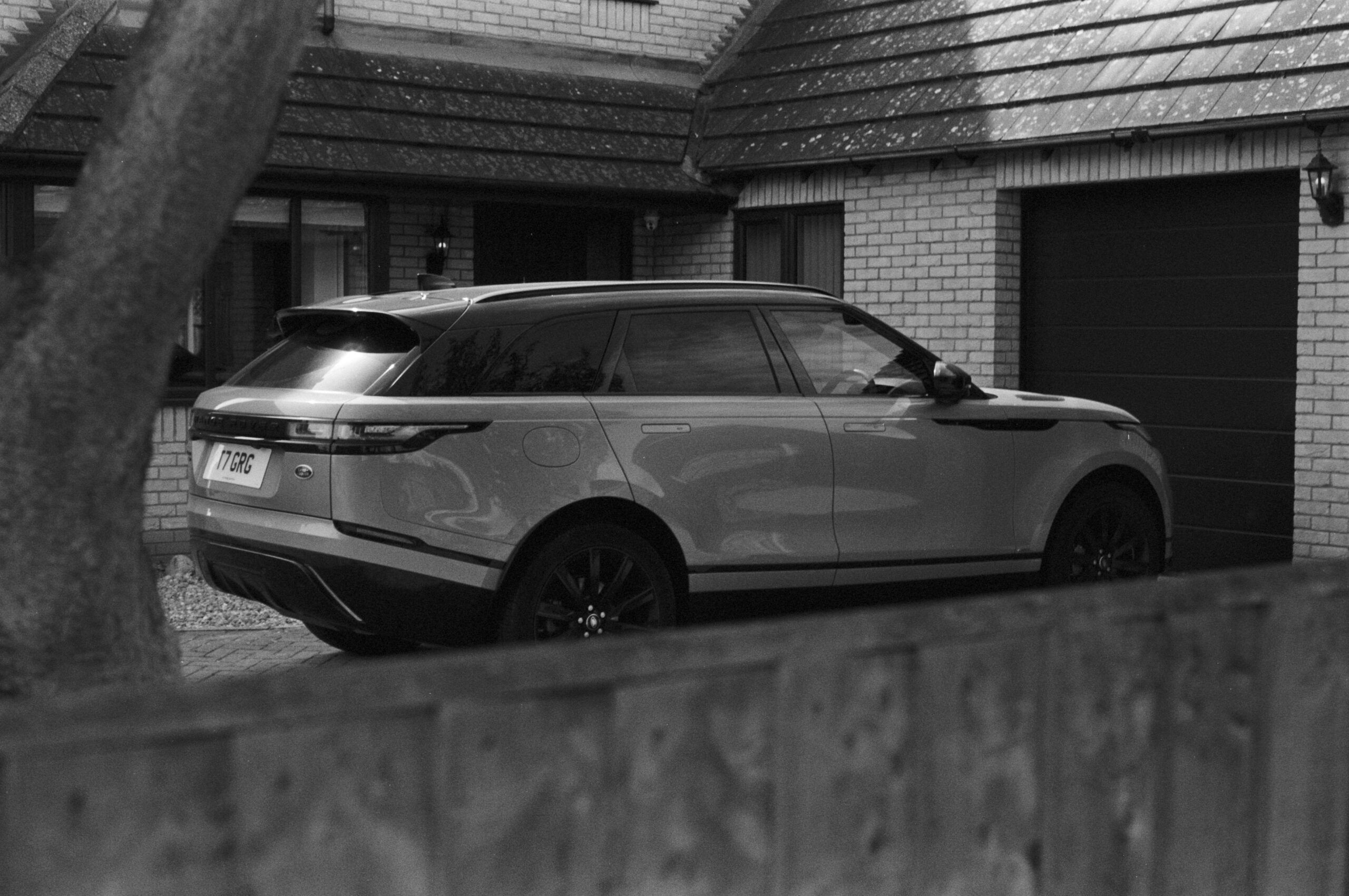 Range Rover Velar: The Epitome of Modern Luxury and Performance